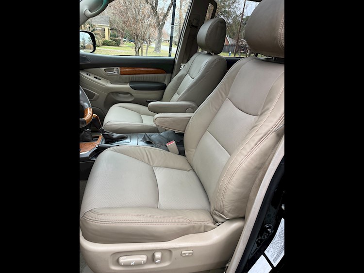thumbnail image 2 of For 1998-2007 Toyota Land Cruiser Front Leather Seat Covers – Driver & Passenger – Gray – Soillar 2 of 5